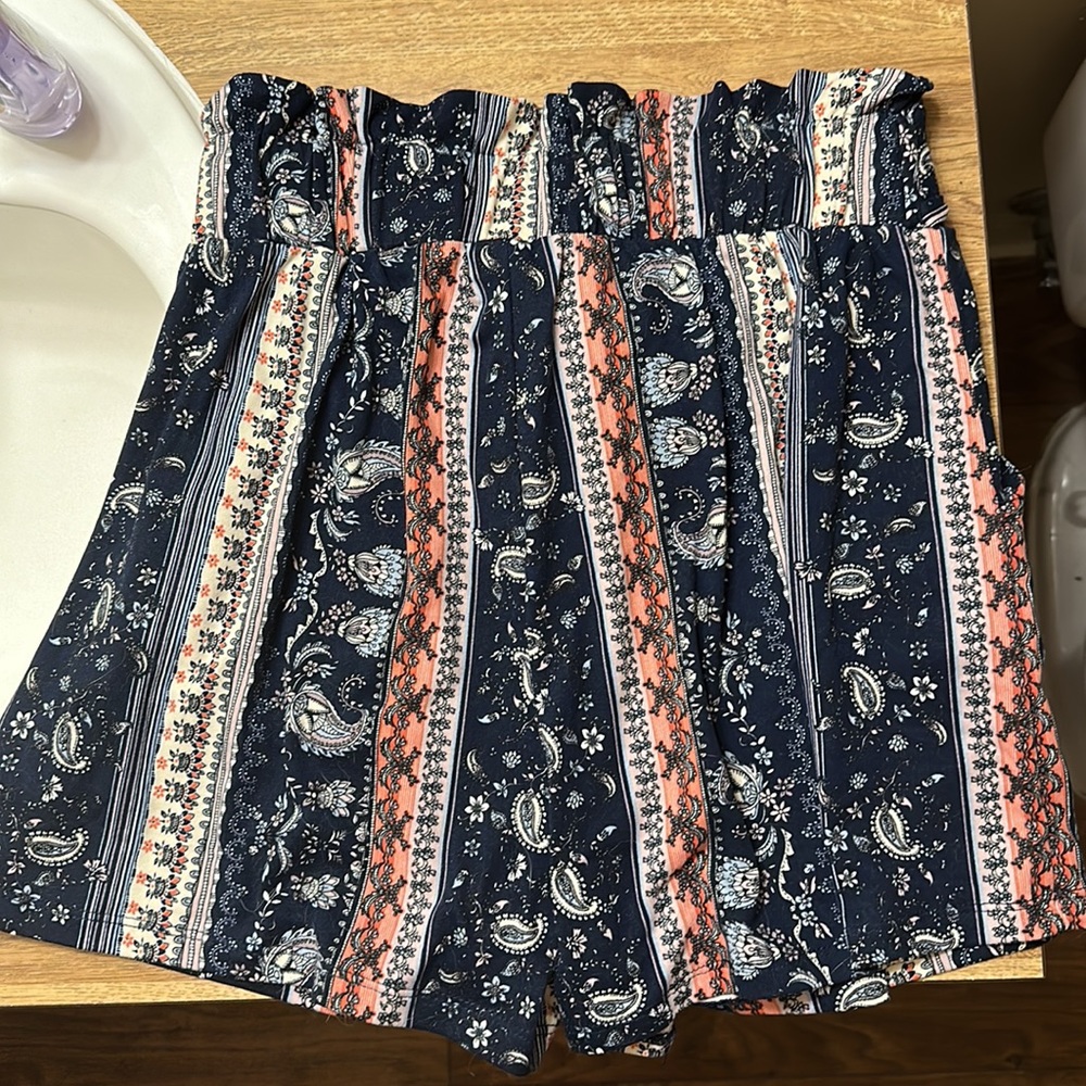 Super Soft Patterned Shorts - Picture 4 of 4